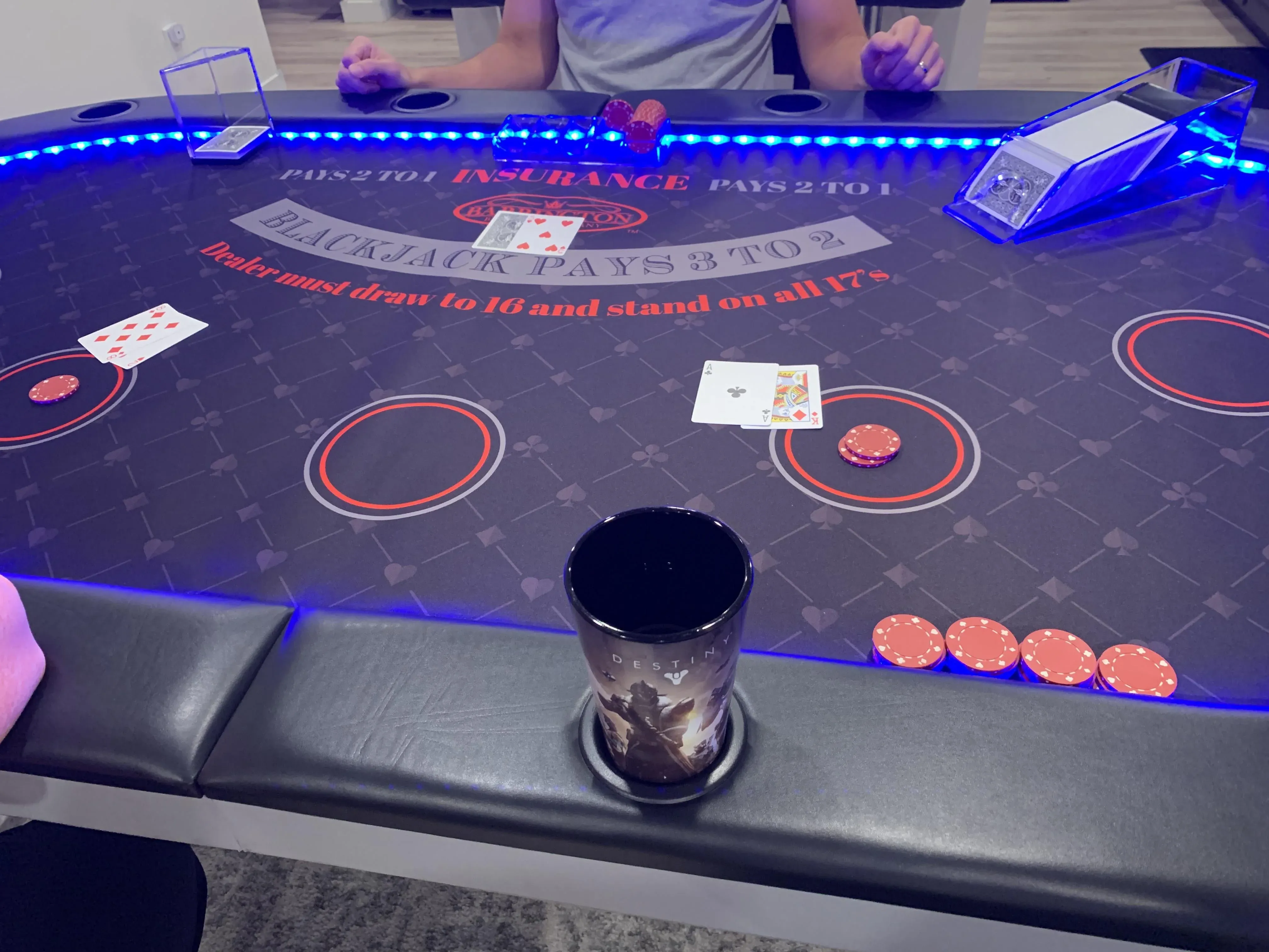 Live casino med dealer vid bord